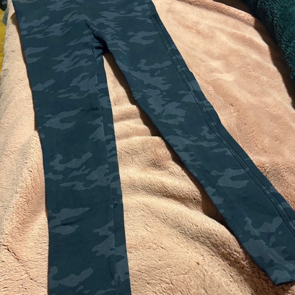 SPANX  black camo leggings